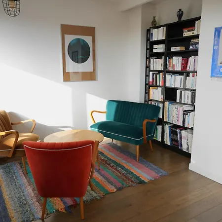 Apartman Charming 3-rooms With Balcony